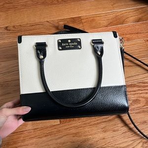 Kate spade purse that is very cute!
